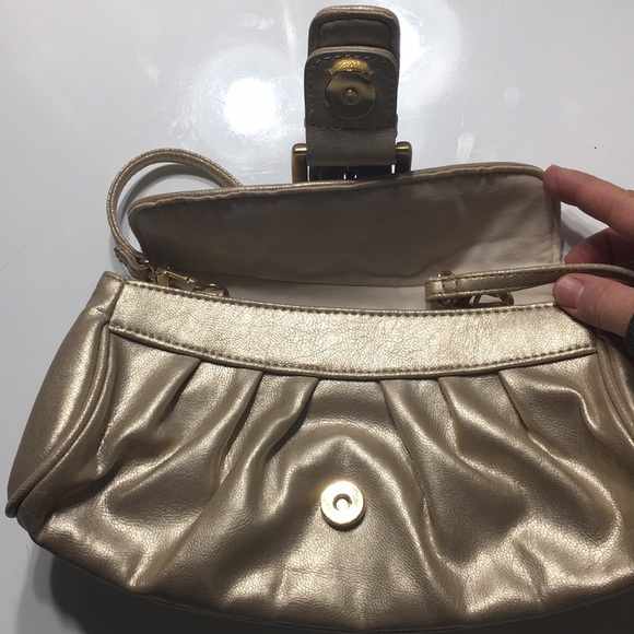 New York and Company shoulder bag - Picture 4 of 5